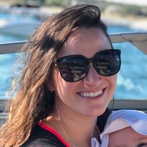 Meet your Posher, Claire